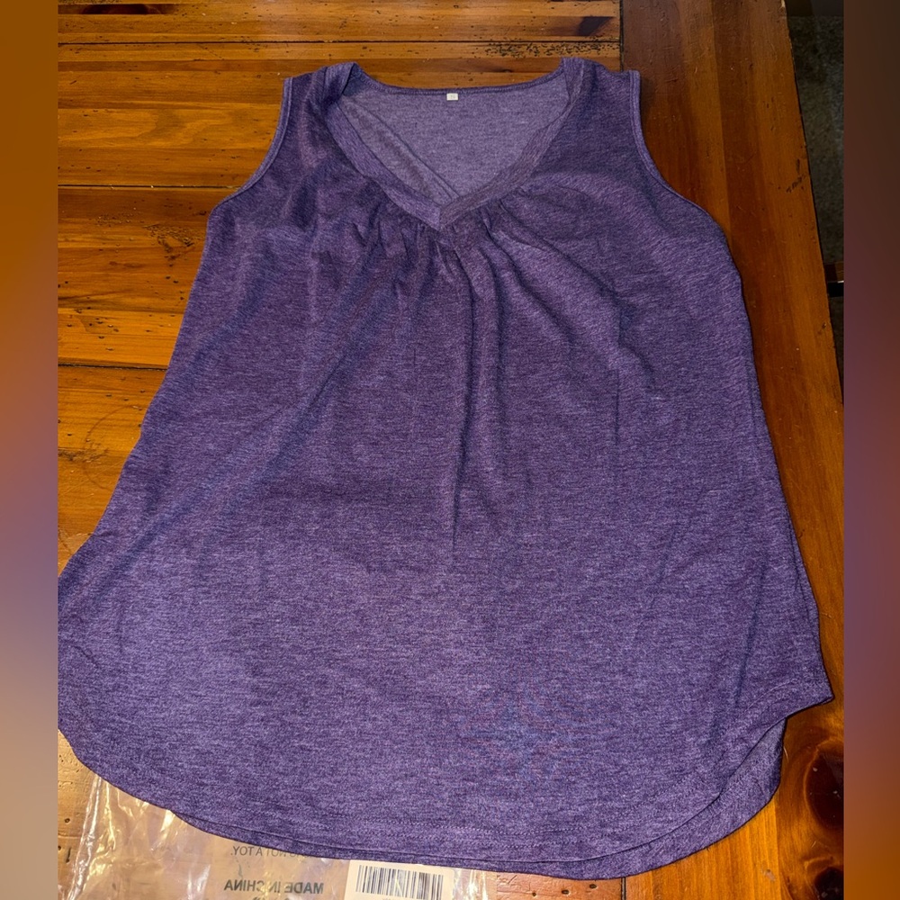 NEW NWT SMALL Women's Purple Sleeveless Top. Ruched V-Neck. MUST BE BUNDLED
